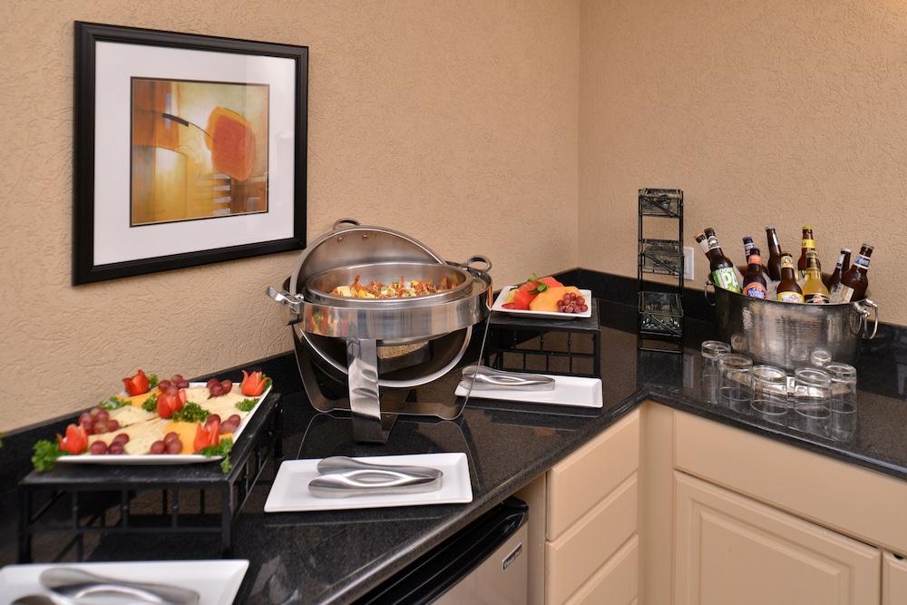 Holiday Inn Portland- I-5 S Wilsonville By Ihg Exterior foto